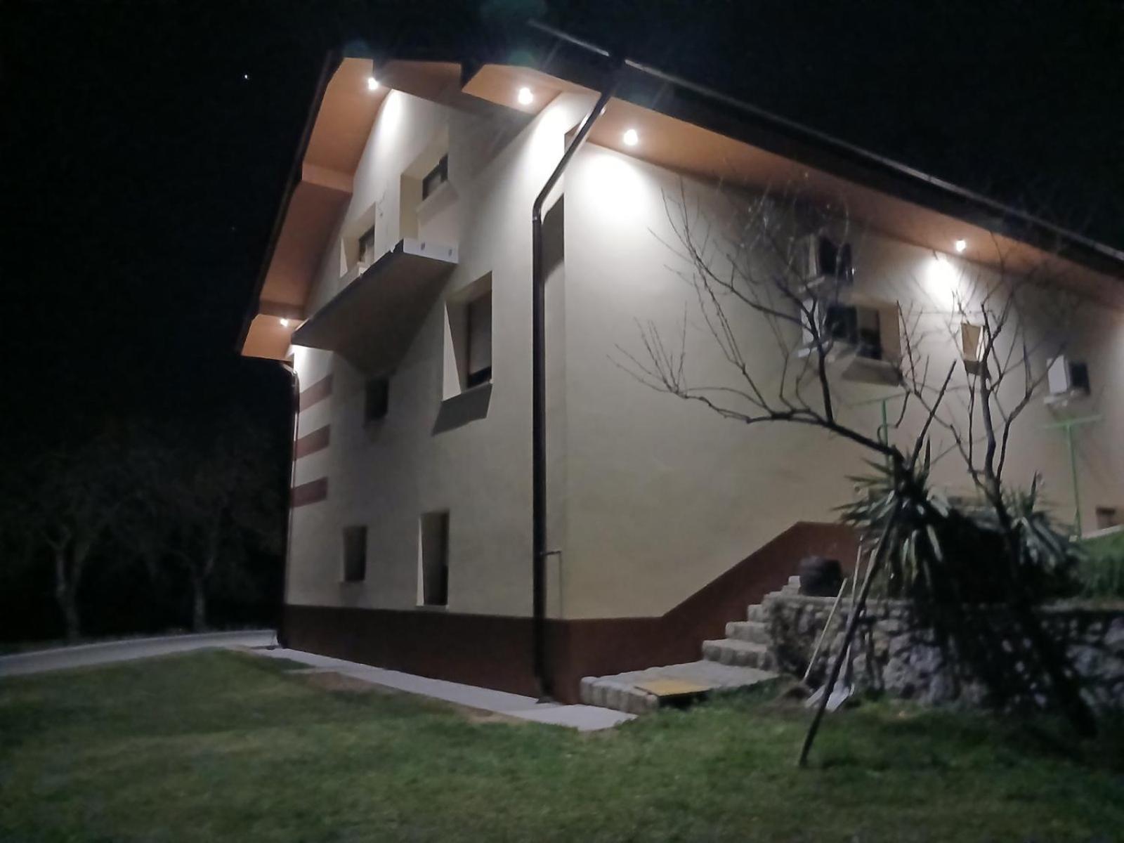 Luxury Apartment Ana With Hot Tub Visnja Gora Luaran gambar
